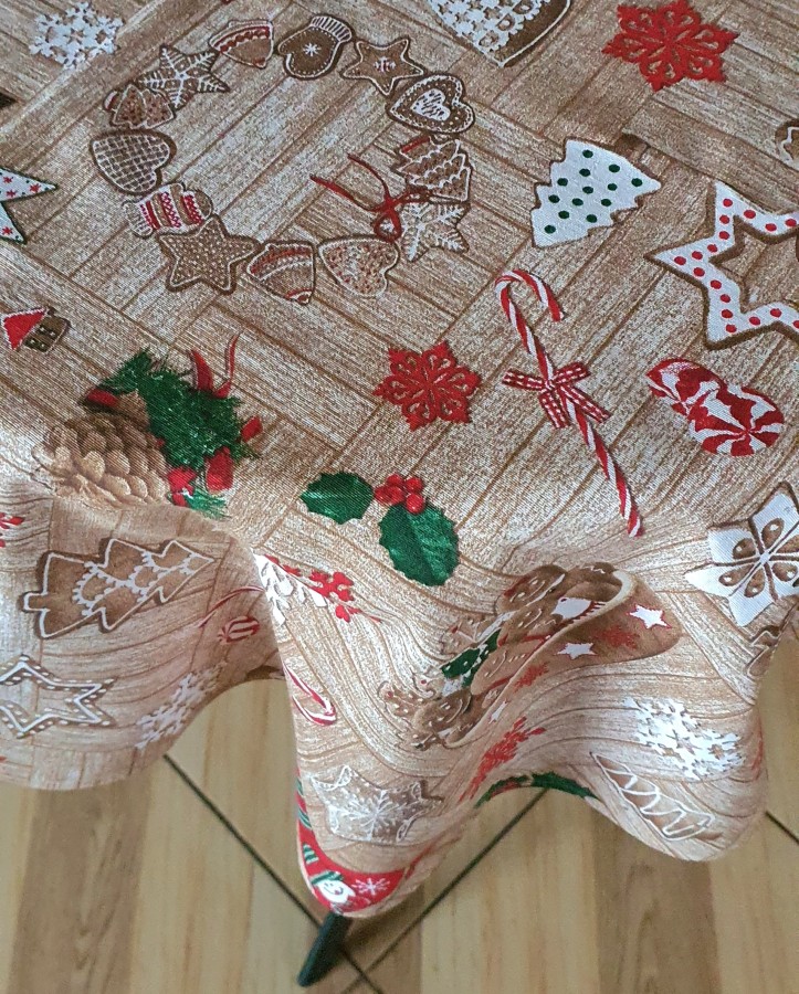  Kalėdinė staltiesė "Sausainiukas"