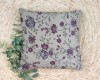 Dekoratyvinė pagalvė "Violetinės gėlės"