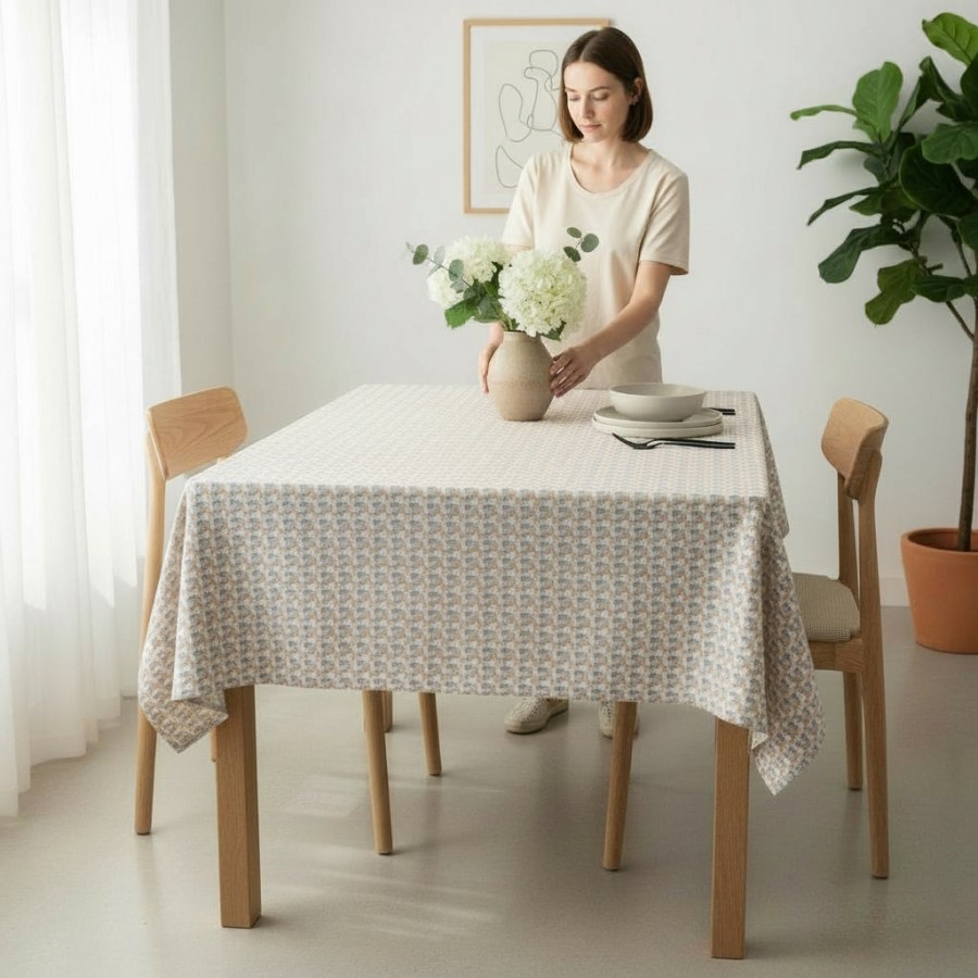 Staltiesė apvali "Kvadratukai margi" Staltiesė apvali "Kvadratukai margi"