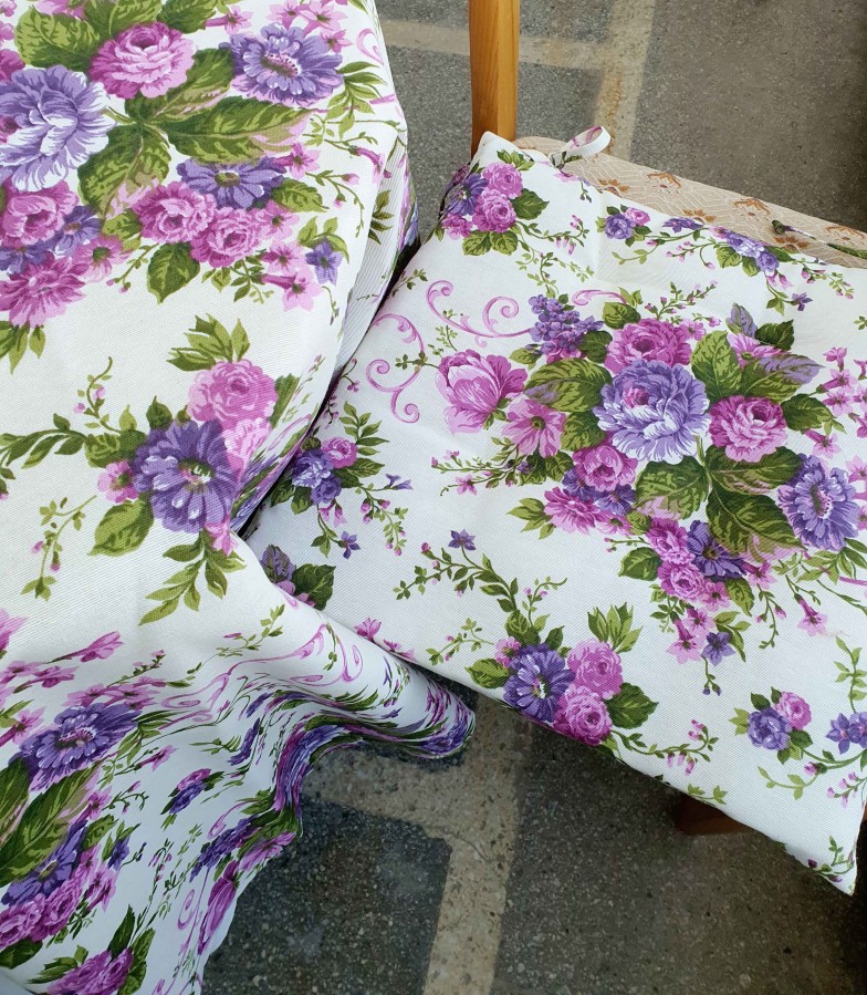 Kėdės pagalvėlė "Rožės violetinės" Kėdės pagalvėlė "Rožės violetinės"